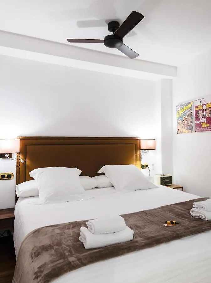 Guest house Pension Boutique Caravan Cinema Bilbao