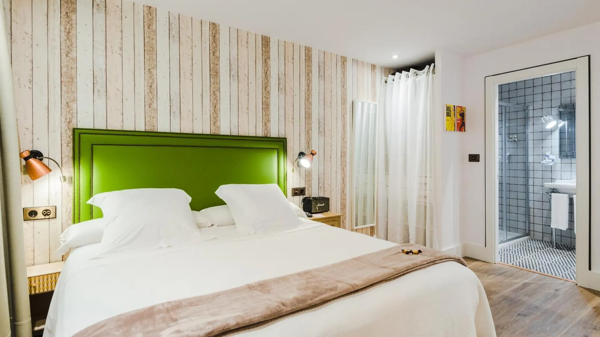 Pension Boutique Caravan Cinema Bilbao Spain